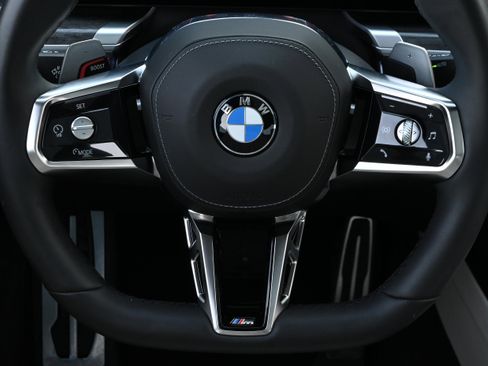 Certified 2024 BMW 760i xDrive w/ Executive Package image 31