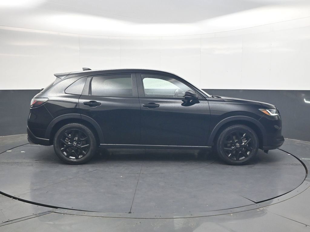 Used 2025 Honda HR-V Sport image 3