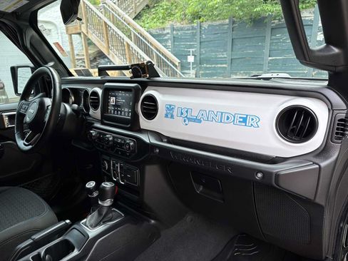 Used 2021 Jeep Wrangler Unlimited Sport AWD/4WD image 27