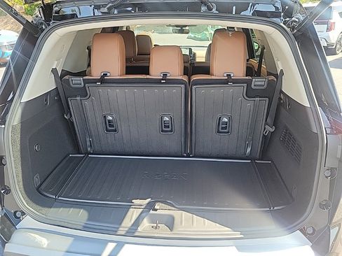 New 2025 Nissan Pathfinder Platinum w/ Cargo Package image 32