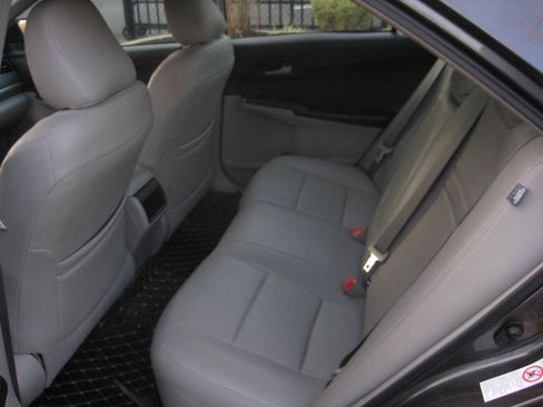 Used 2012 Toyota Camry LE image 11