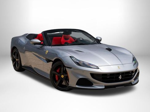 Used 2022 Ferrari Portofino M RWD image 2