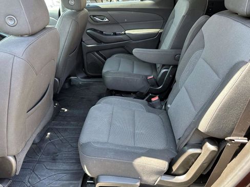 Certified 2023 Chevrolet Traverse LT image 11