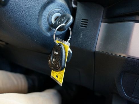 Used 2022 Toyota Tacoma SR image 27