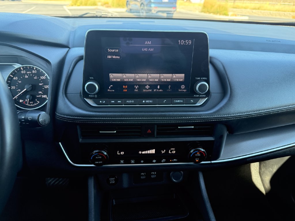 Used 2025 Nissan Rogue SV FWD image 14