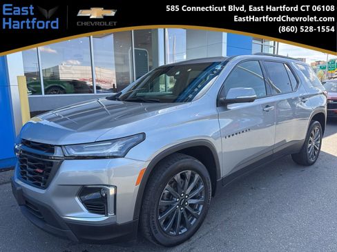 Used 2023 Chevrolet Traverse RS w/ LPO, Floor Liner Package AWD/4WD image 1