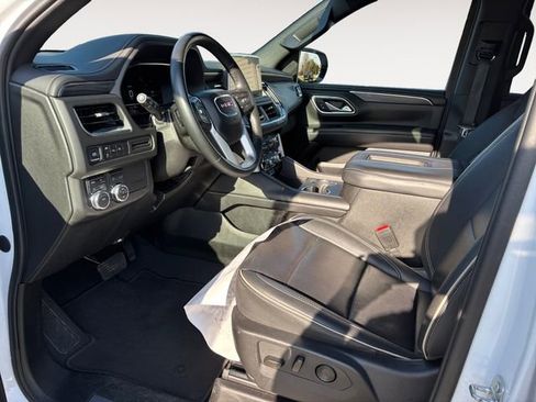 Used 2024 GMC Yukon SLT image 9