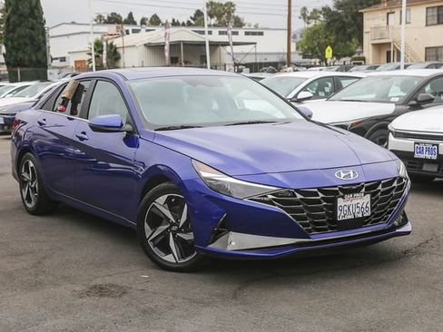 Used 2023 Hyundai Elantra Limited FWD image 2