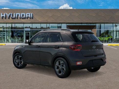 Certified 2025 Hyundai Venue SEL FWD image 6