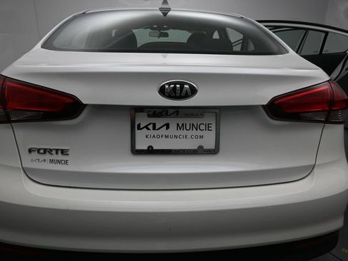 Used 2018 Kia Forte LX w/ LX Popular Package FWD image 9