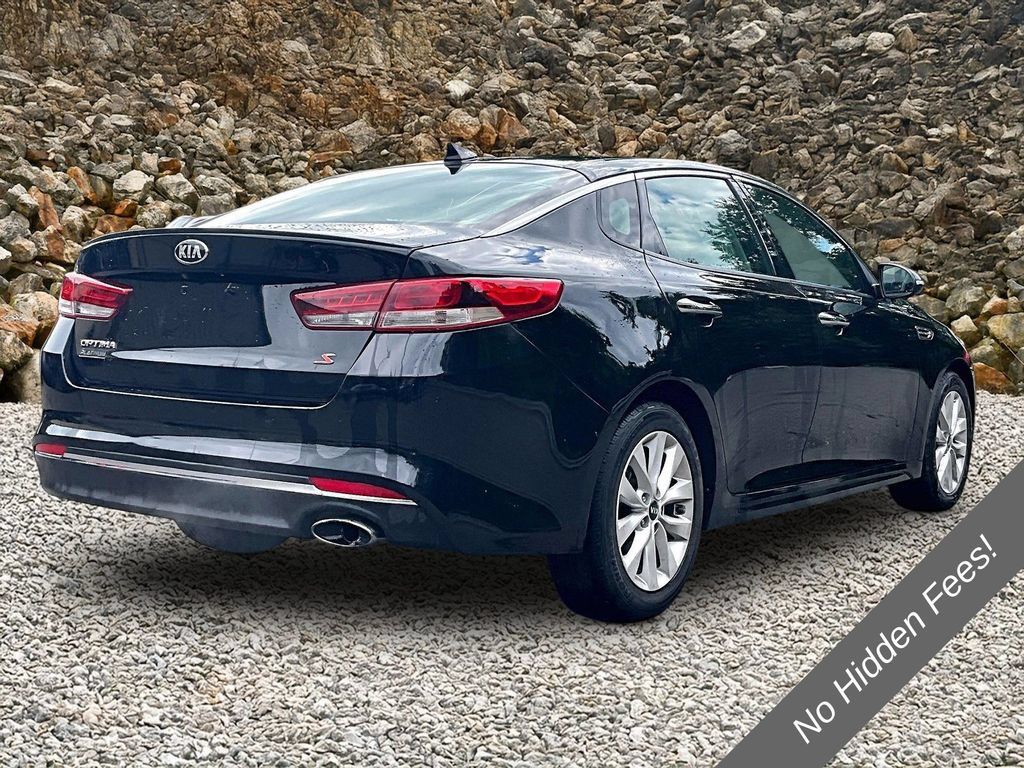 Used 2018 Kia Optima S w/ Panoramic Sunroof Package FWD image 2