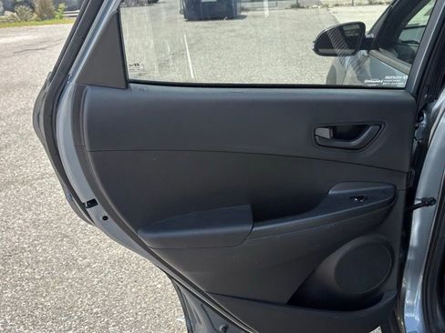 Used 2018 Hyundai Kona SEL FWD image 12