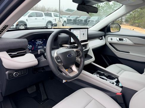 New 2026 Ford Explorer Active w/ Active Comfort Package image 13