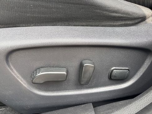 Used 2019 Nissan Rogue SV image 13