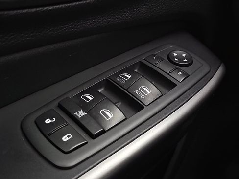 Used 2020 Jeep Cherokee Limited FWD image 26