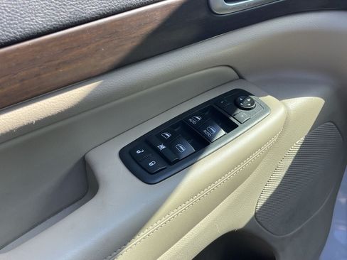 Used 2018 Jeep Grand Cherokee Laredo RWD image 10