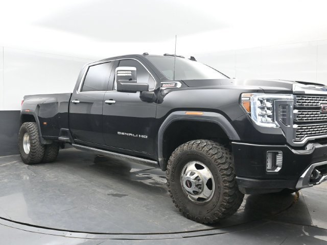 Used 2023 GMC Sierra 3500 Denali w/ Denali Ultimate Package AWD/4WD image 2
