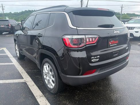 Used 2024 Jeep Compass Latitude AWD/4WD image 5