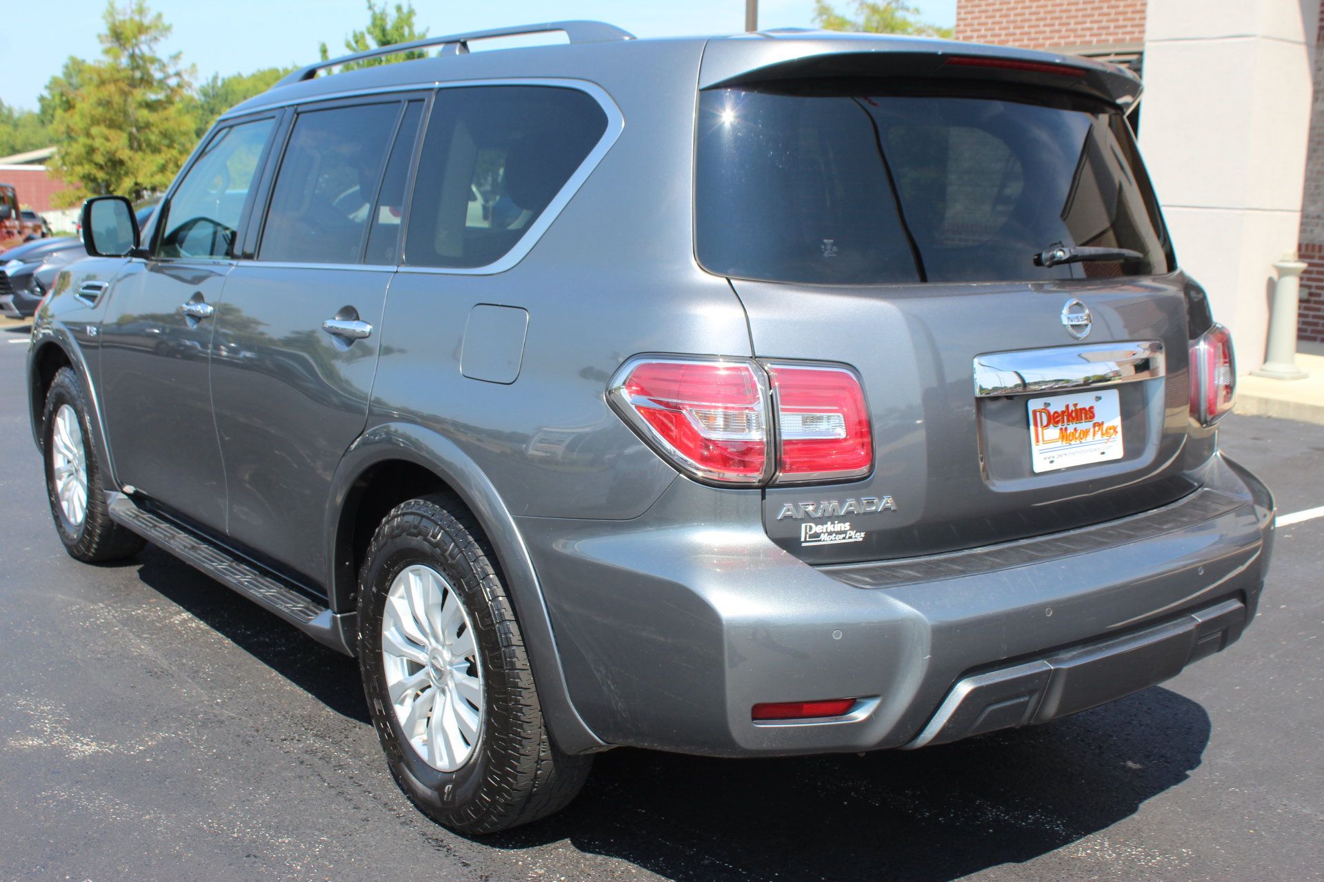 Used 2019 Nissan Armada SV w/ Driver Package RWD image 10