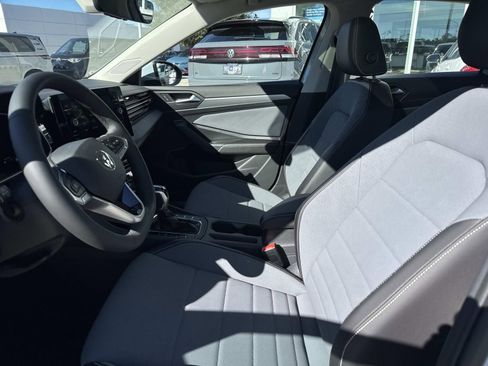 New 2026 Volkswagen Jetta SE FWD image 8