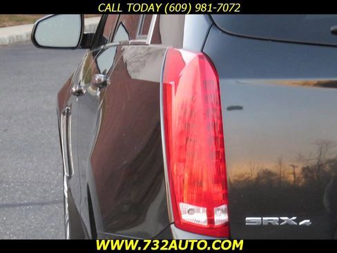 Used 2013 Cadillac SRX Performance image 23