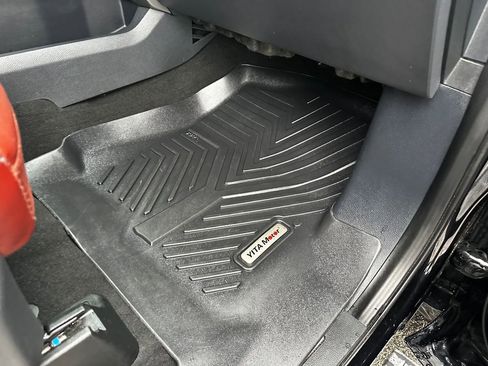 Used 2022 Ford F250 Platinum w/ FX4 Off-Road Package image 41