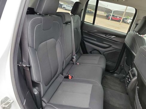 Used 2024 Jeep Grand Cherokee Laredo AWD/4WD image 17