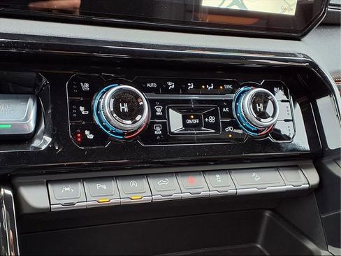 New 2026 GMC Sierra 1500 AT4 w/ Technology Package image 8