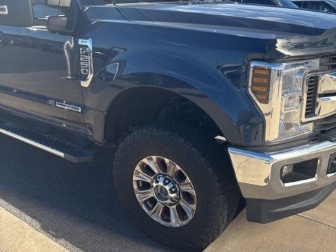 Used 2019 Ford F250 XLT w/ XLT Premium Package image 5