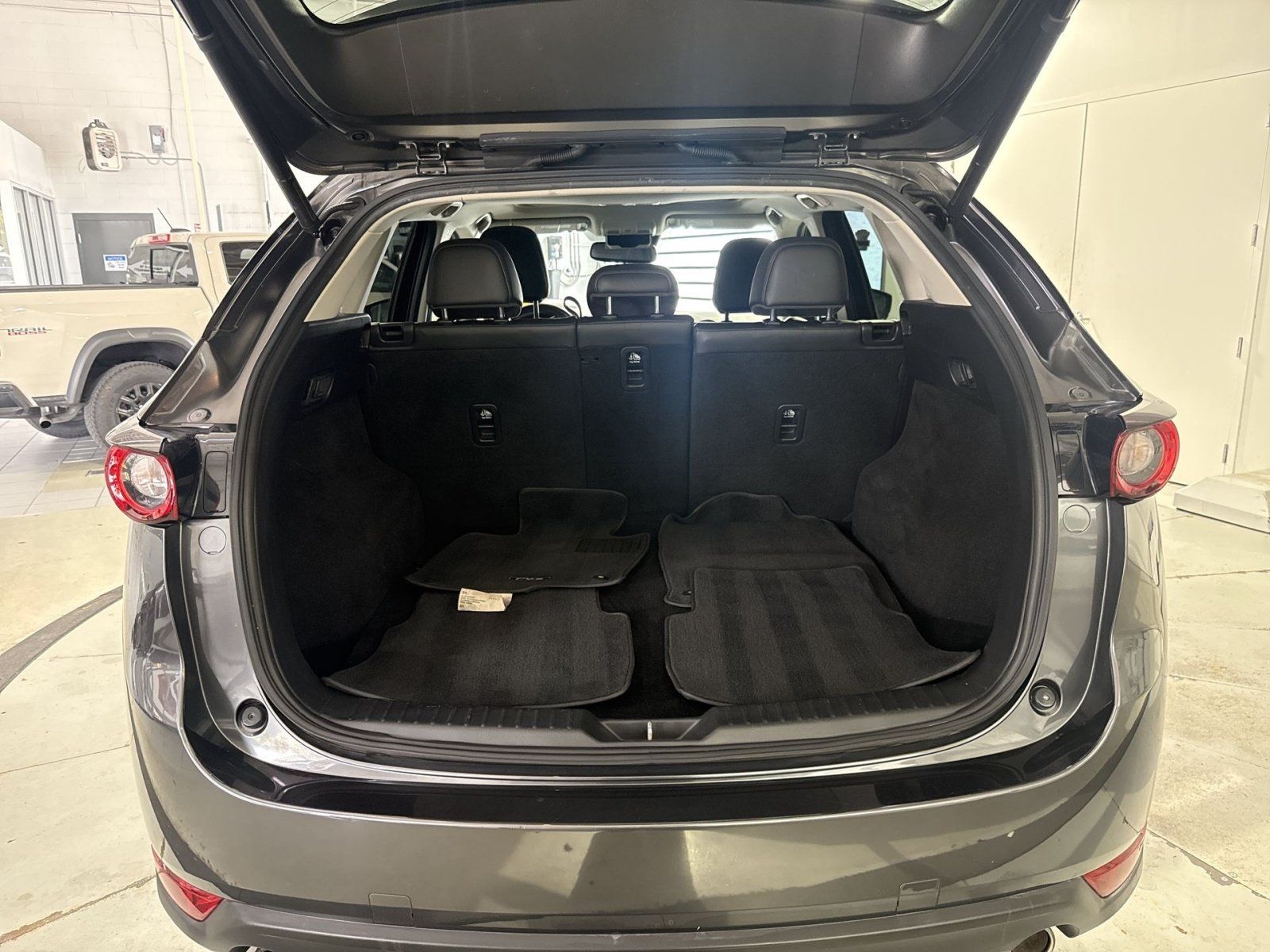 Used 2017 MAZDA CX-5 Grand Select FWD image 27