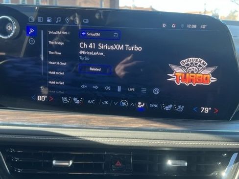 Used 2025 Chevrolet Suburban Premier image 36