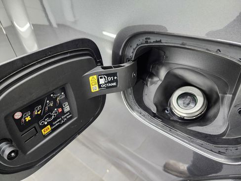 Used 2025 RAM 1500 Limited image 33