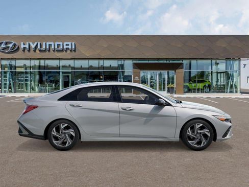 Certified 2026 Hyundai Elantra SEL Sport FWD image 7