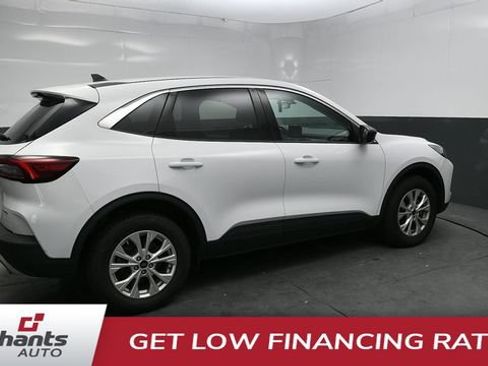 Used 2024 Ford Escape Active AWD/4WD image 3