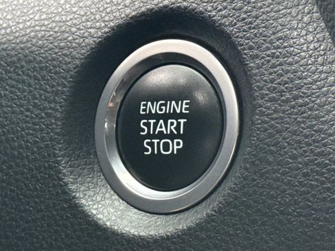 Used 2024 Toyota Corolla SE FWD image 8