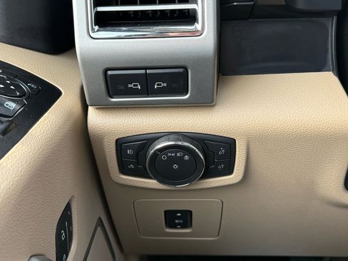 Used 2016 Ford F150 Lariat w/ Equipment Group 502A Luxury image 14