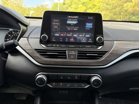 Used 2023 Nissan Altima 2.5 SV image 18