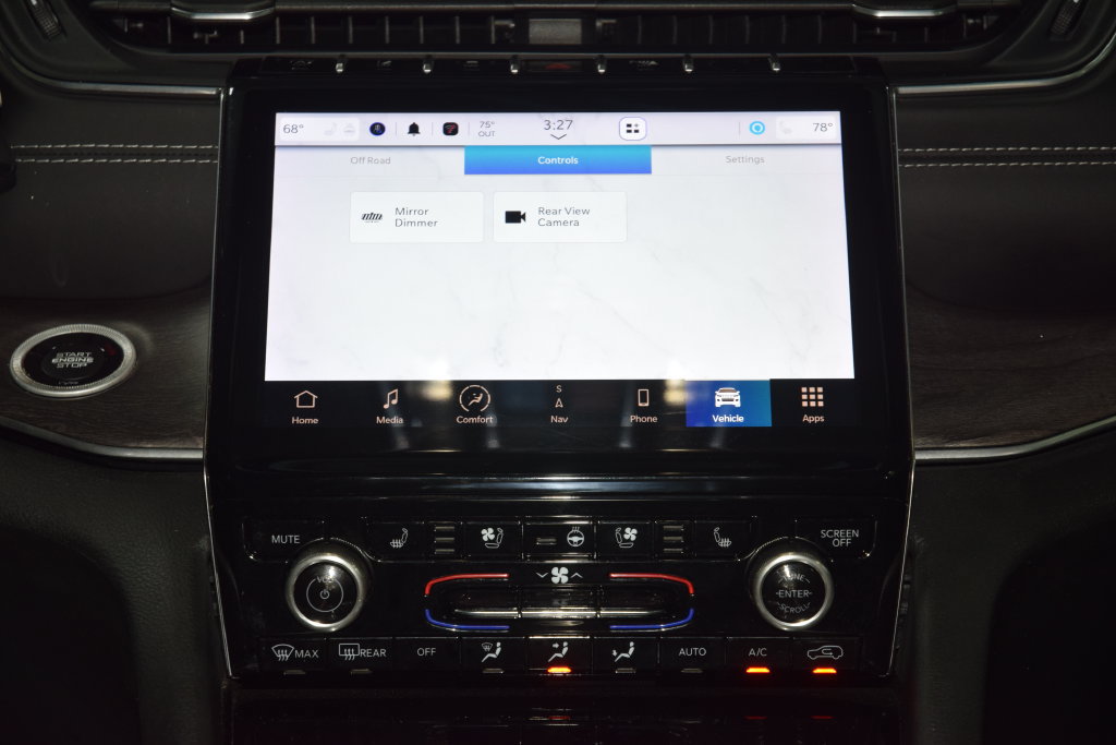 Used 2022 Jeep Grand Cherokee Overland w/ Luxury Tech Group IV AWD/4WD image 32