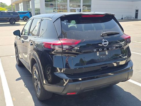 Used 2025 Nissan Rogue SV FWD image 5