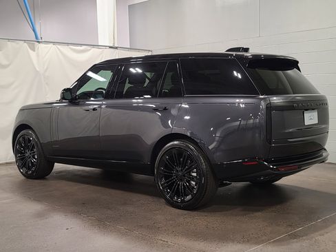 New 2026 Land Rover Range Rover Long Wheelbase SE AWD/4WD image 12