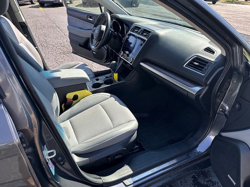 Used 2019 Subaru Outback 3.6R Limited AWD/4WD image 20