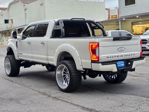 Used 2017 Ford F250 Lariat w/ Lariat Ultimate Package AWD/4WD image 6
