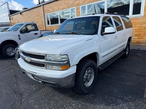 Used 2003 Chevrolet Suburban 2500 LT w/ LT Preferred Equipment Group image 3