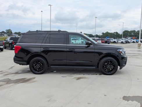 Used 2024 Ford Expedition XLT AWD/4WD image 6