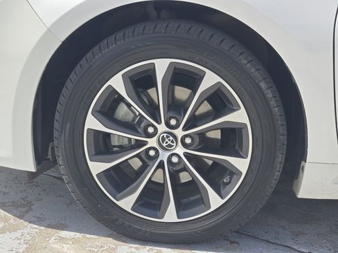 Used 2018 Toyota Avalon XLE Premium image 14