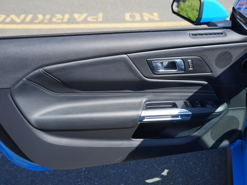 Used 2025 Ford Mustang Premium RWD image 15