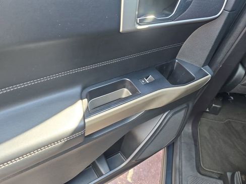 Used 2022 Ford Explorer XLT image 10