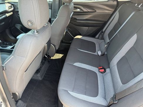 Used 2023 Chevrolet TrailBlazer LT w/ Convenience Package FWD image 11