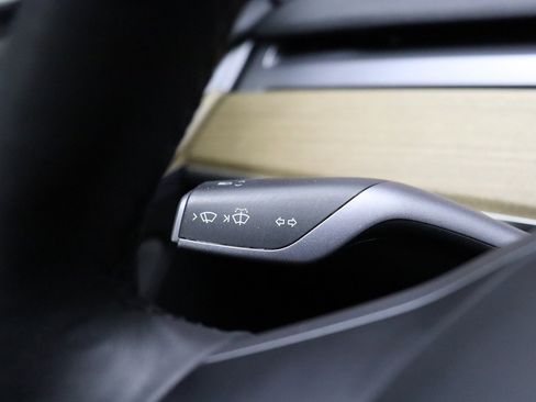 Used 2023 Tesla Model 3 Standard Range image 40