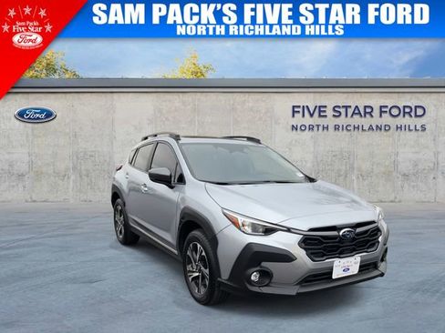 Used 2024 Subaru Crosstrek 2.0i Premium image 2